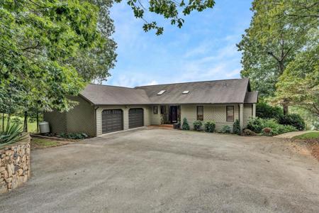 2123 Thomason LN