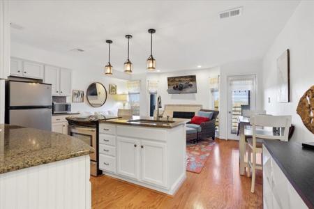 71 Waterside CIR