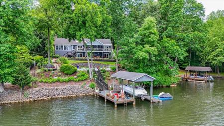 221 Hardwood CT
