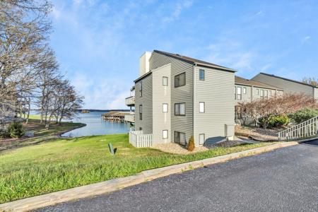 725 Ashmeade RD