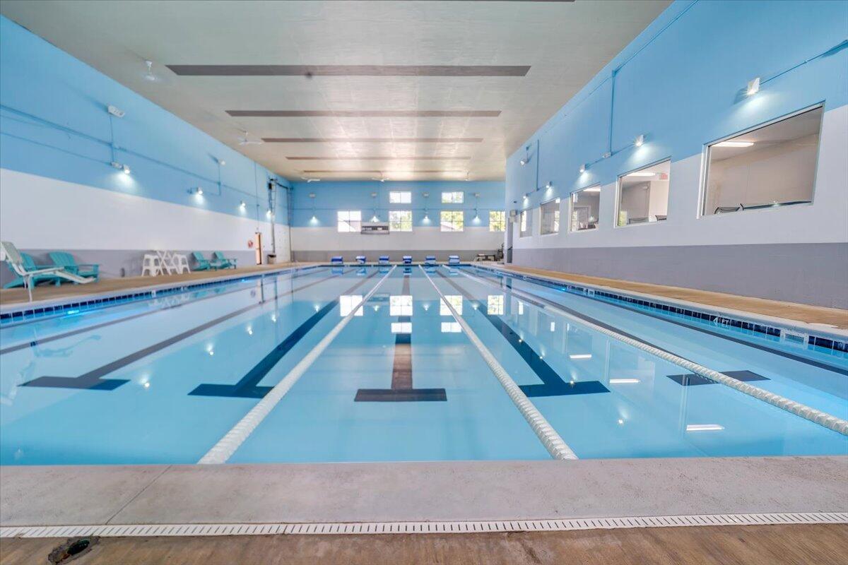 Image 4: Pool