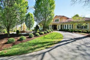 720 Lakestone RD