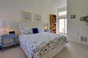 140 Sailors Cove DR Unit #1221