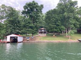 301 Locust LN