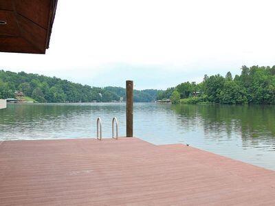 Image 3: Large Dock and Floater