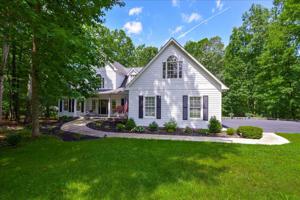300 WAVERLY LN