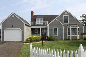 30 Cottage LN