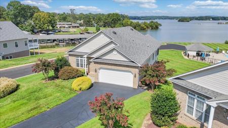 305 Lands End CIR