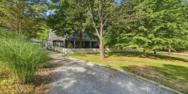 Image 2: 101 hemlock shores dr_056