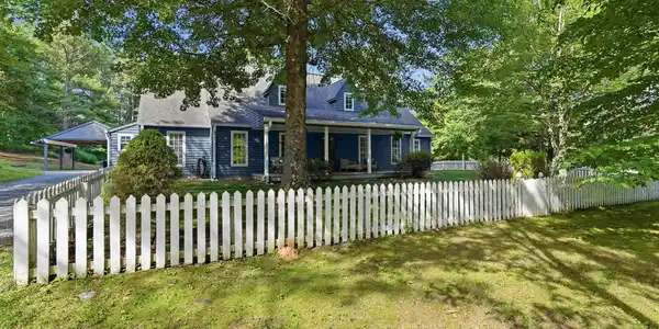 Image 3: 101 hemlock shores dr_057