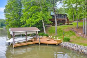 624 Sleepy Hollow DR