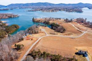 Lot 43 Congressional WAY