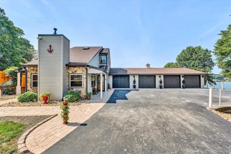 1034 Contentment LN