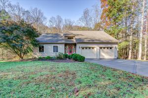 75 Hickory PL