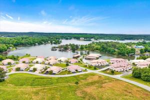 1096 Siesta Key CT