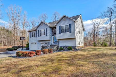 1090 Lakefield DR
