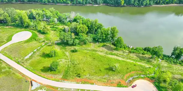 Image 4: Build Your Dream Home!