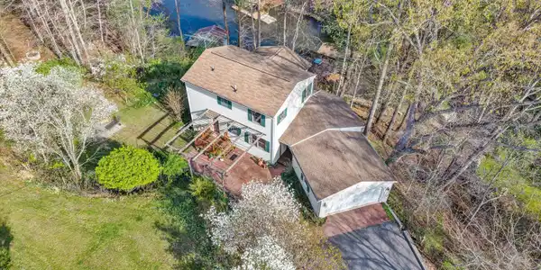 1085 Carters Island RD