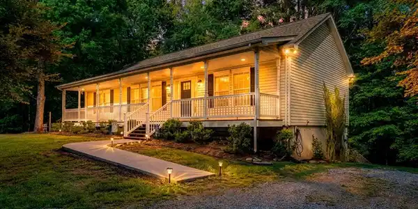 1044 Striper CT