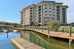 100 Bridgewater Pointe PL Unit #605