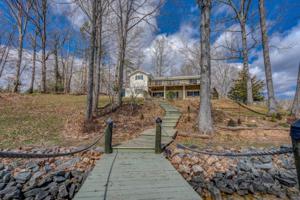 104 Peninsula DR