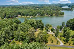 705 Confusion Acres DR