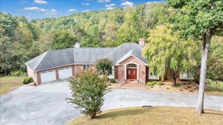 2854 Hickory Cove LN