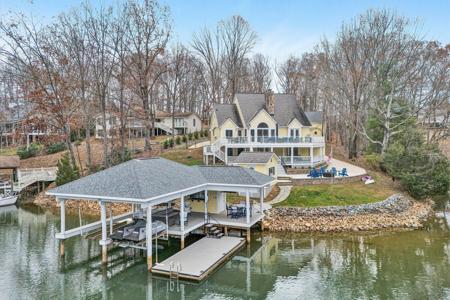 218 Twin Chimneys DR