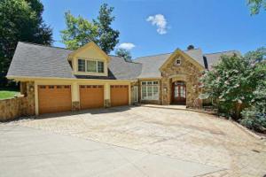 454 Waverly LN