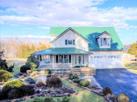 104 Dogwood LN