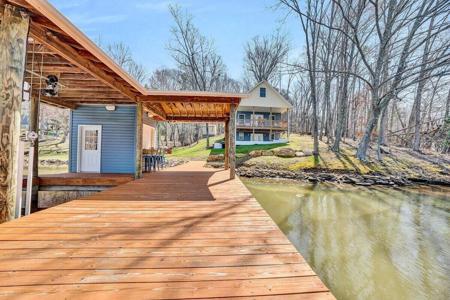 2919 Skyway DR