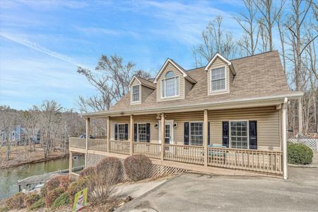 120 Pebble Brook LN