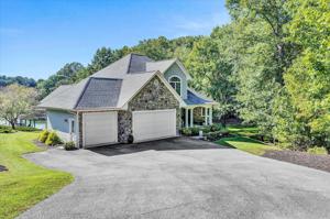 201 Shamrock CT