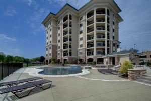 100 Bridgewater Pointe PL Unit #302
