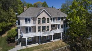 1042 Jolly Roger CT