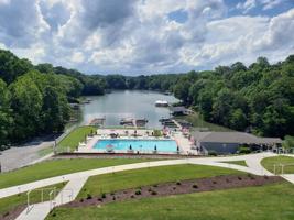 1085 Bluewater DR