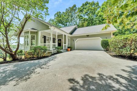 375 Richards WAY