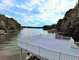 300 MEADOW POINT DR