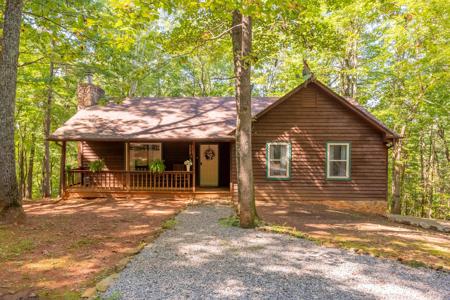 110 Hickory Lake LN