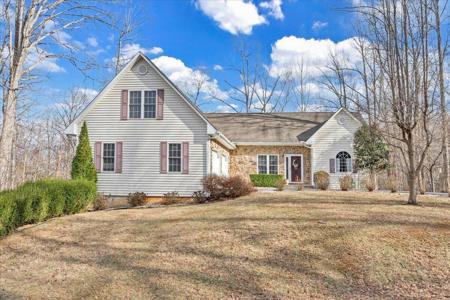 120 Lakecrest DR