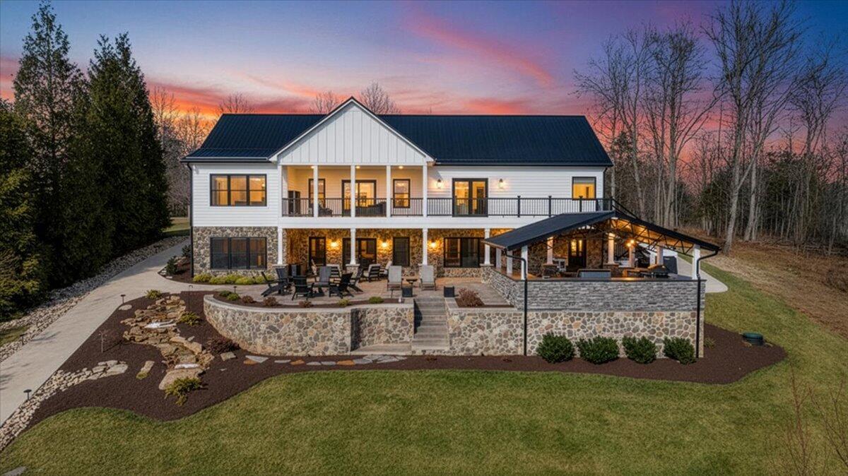 Image 4: 004-DJI_20251231011402_0142_DF