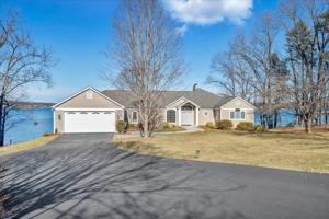 366 Pelican DR