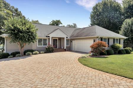 110 Lands End RD