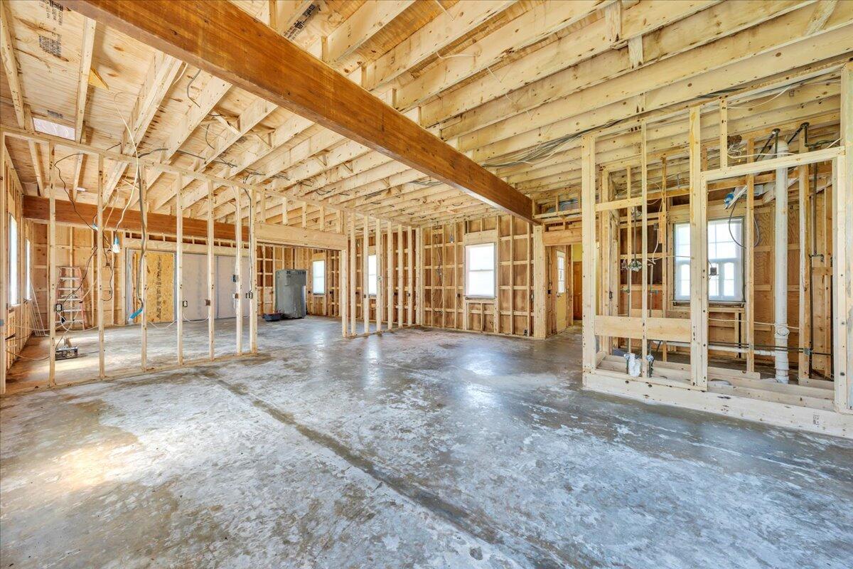 Image 4: 32-MIB07431