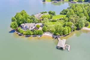 134 FREEBOARD DR