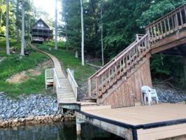 708 Forest Lawn DR