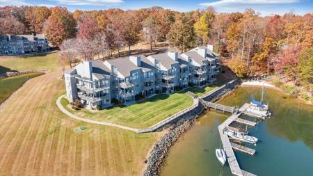 65 Woodbridge CIR