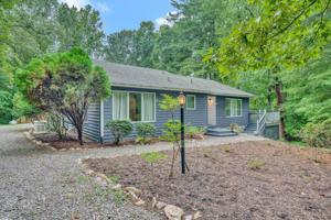115 Charlotte LN