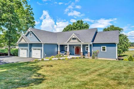 138 Hillcrest Heights DR