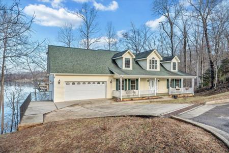 320 Indian Pointe DR